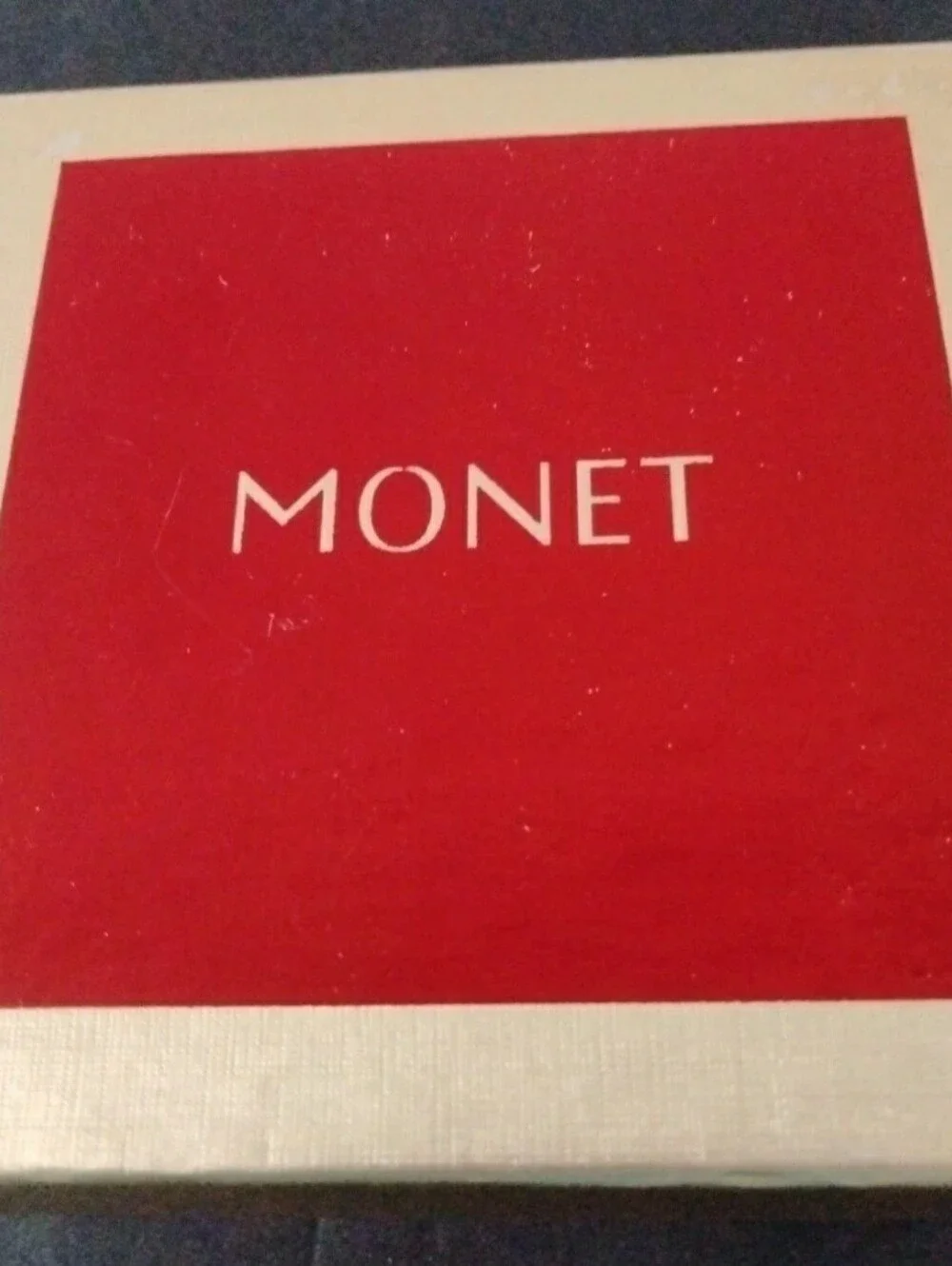 MONET Santa's Sleigh w/Gifts Sparkly Trinket Box w/original box -(New)-